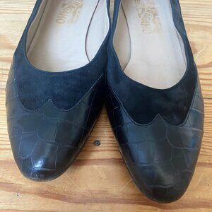 Salvatore Ferragamo Sz 9.5B Black Leather Wingtip Slip On Flats